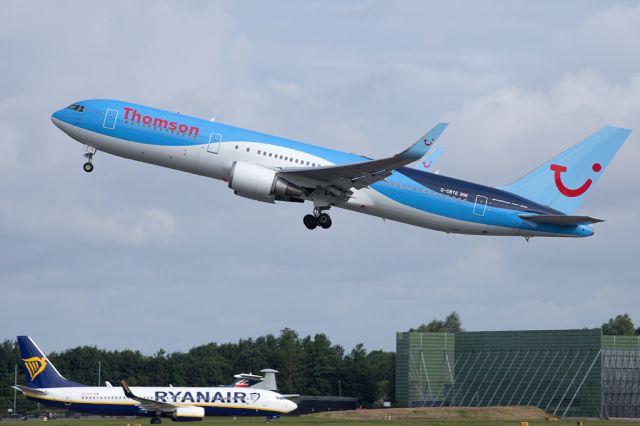 BOEING 767-300 (G-OBYE) - TOM2744 departing for Heralkion