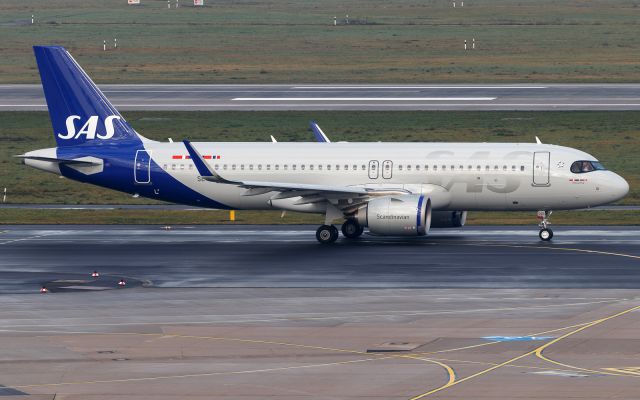 Airbus A320 (SE-ROI)