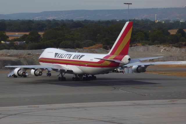 Boeing 747-200 (N794CK) - Arriving in Perth carrying submersible equipment for the search of MH370.