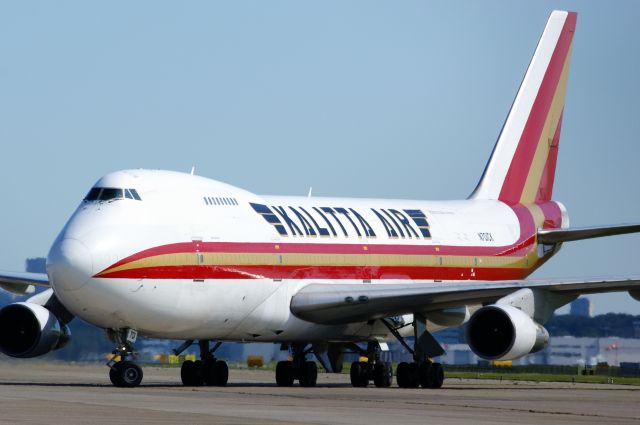 Boeing 747-200 (N701CK) - taxi to cargo  ramp