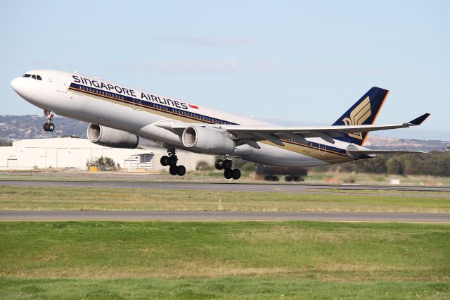 Airbus A330-300 (9V-STT) - SQ278 departing off Rwy.05
