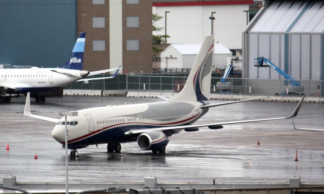Boeing 737-700 (VP-BIZ)