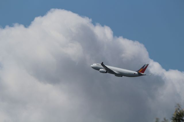 Airbus A330-300 (RP-C8765)
