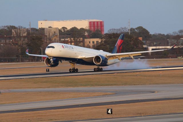 Airbus A350-900 (N569DZ)