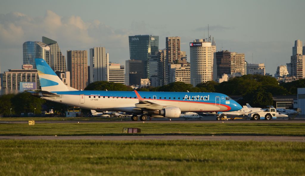 Embraer ERJ-190 (LV-GAQ)