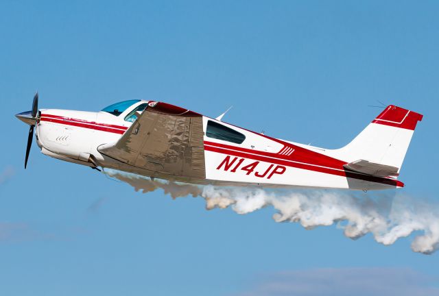 Beechcraft Bonanza (33) (N14JP)