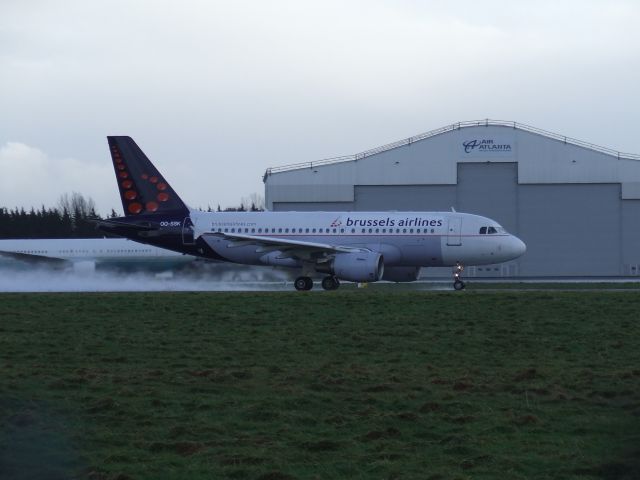 Airbus A320 (OO-SSK)