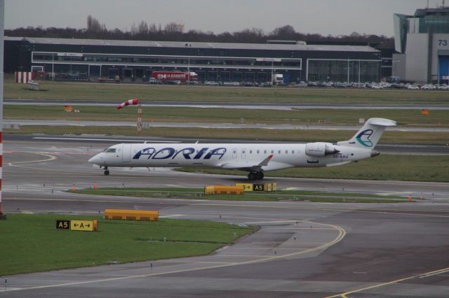 Canadair Regional Jet CRJ-900 (S5-AAU)