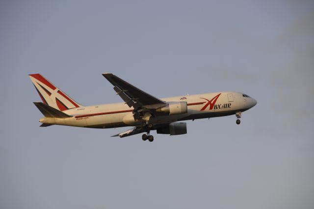 BOEING 767-200 (N745AX) - Final Approach to Narita Intl Airport R/W34L on 2010/12/30 Small JAL Title