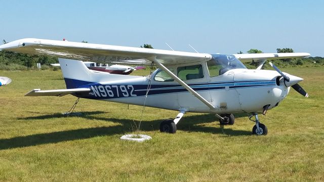 Cessna Skyhawk (N96792) - My ride to the beach.