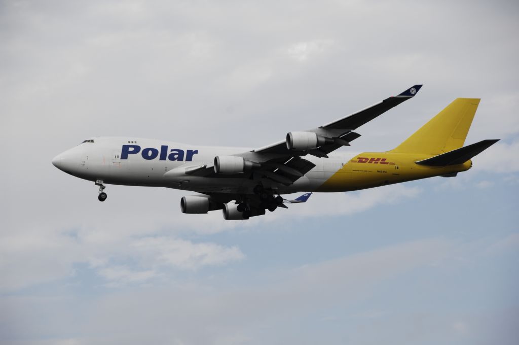 Boeing 747-400 (N451PA) - Final Approach to Narita Intl Airport Rnwy16R on 2012/08/18 DHL c/s