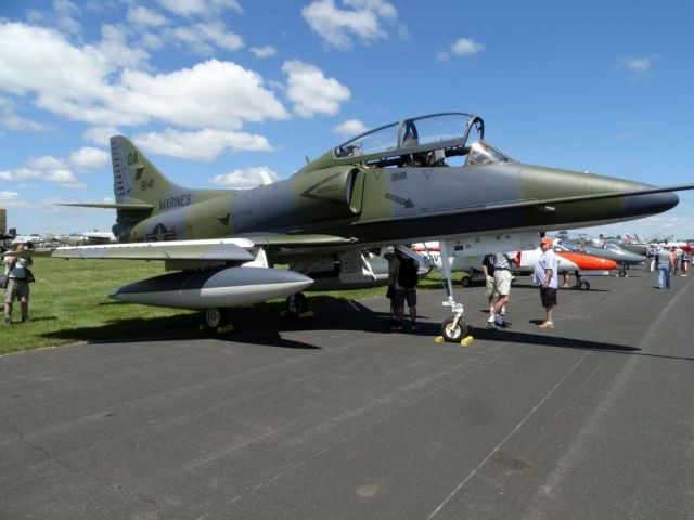 SINGAPORE TA-4 Super Skyhawk (N234LT)