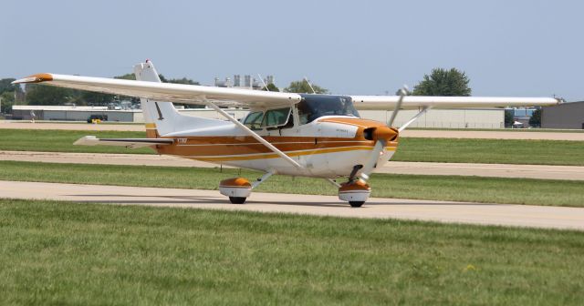 Cessna Skyhawk (N738QP) - AirVenture 2021