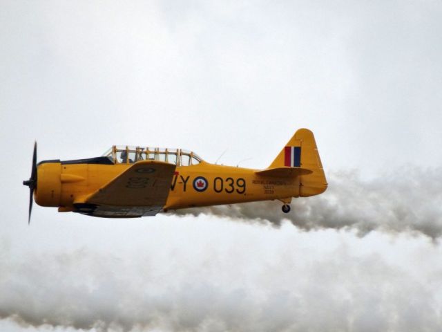 North American T-6 Texan (C-FNDB)