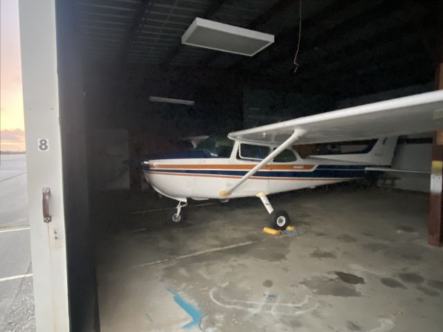 Cessna Skyhawk (N9862J)