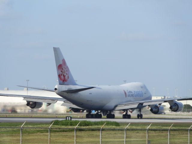 Boeing 747-400 (B-18723)