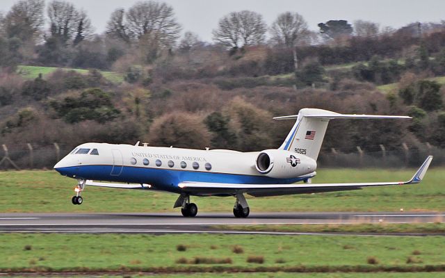 09-0525 — - sam358 usaf c-37b 09-0525 dep shannon 17/2/19.