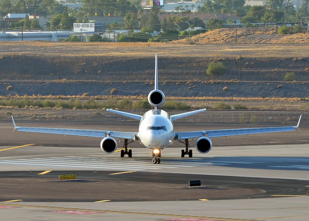 Boeing MD-11 (N599FE)