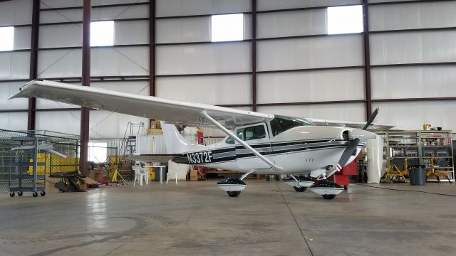 Cessna Skylane (N3372F)