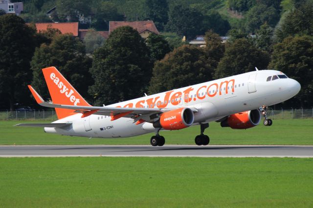 Airbus A320 (G-EZWV)