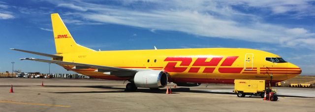 BOEING 737-400 (N307GT)