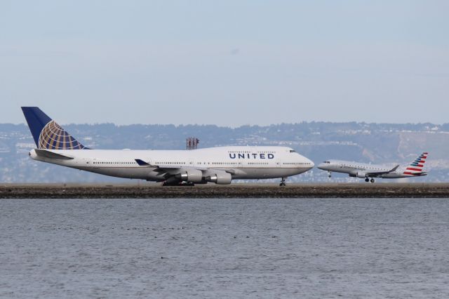 Boeing 747-400 (N119UA)