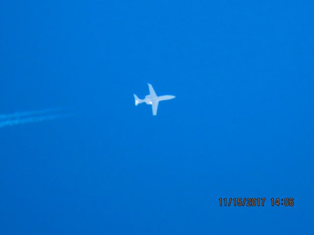 Learjet 40 (N27AX)