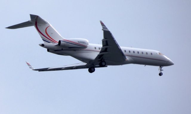 Bombardier Global Express (N468KL) - On final is this Bombardier Global Express 5000 in the Spring of 2019.