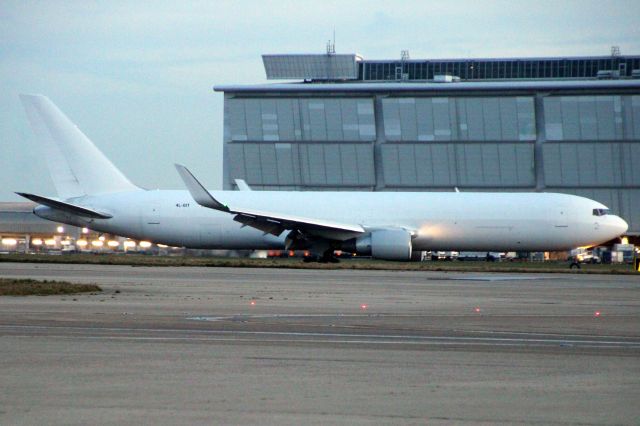 BOEING 767-300 (4L-GIT) - Taxiing to Stand 607 on 16-Jan-24 operating flight IGT2981 from UGBT.