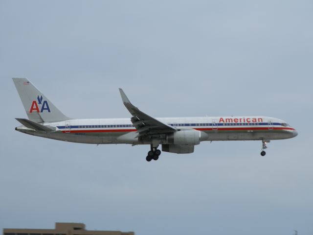 Boeing 757-200 (N624AA)