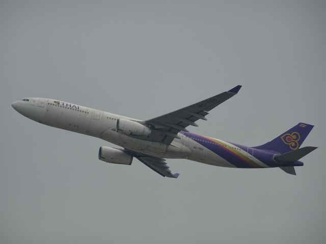 Airbus A330-300 (HS-TEO)