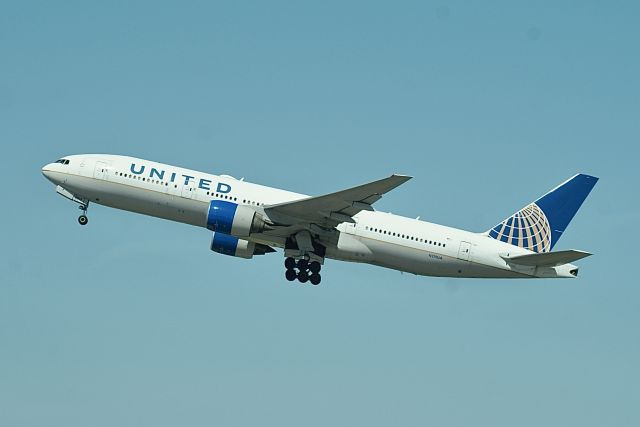 Boeing 777-200 (N219UA) - UA300 SFO-HNL 4/14/23