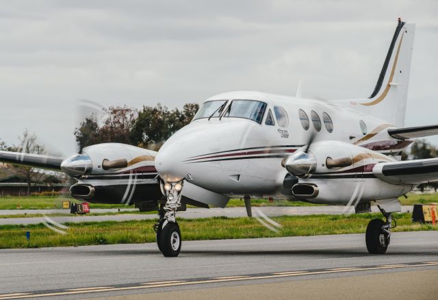 Beechcraft King Air 90 (N5037W)