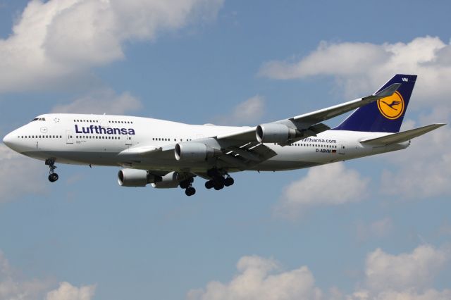 Boeing 747-400 (D-ABVM)