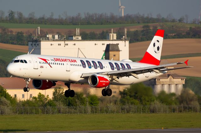 Airbus A321 (OE-LBA)