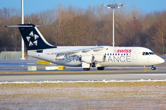 Avro RJ-100 Avroliner (HB-IYU)