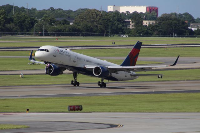 Boeing 757-200 (N723TW)