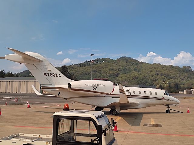 Cessna Citation Excel/XLS (N788XJ) - Airport 