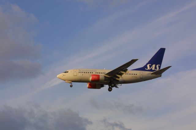 BOEING 737-600 (LN-RCU)