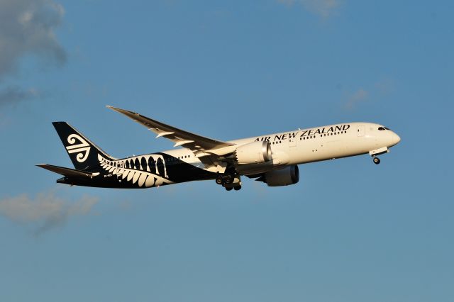 Boeing 787-9 Dreamliner (ZK-NZC)