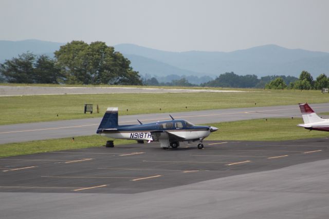 Mooney M-20 (N918TH) - Parked br /Owned By: James Layton