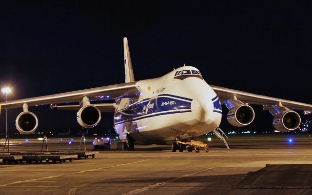 Antonov An-124 Ruslan (RA-82044) - volga-dnepr an-124-100 ra-82044 at shannon 4/3/17.