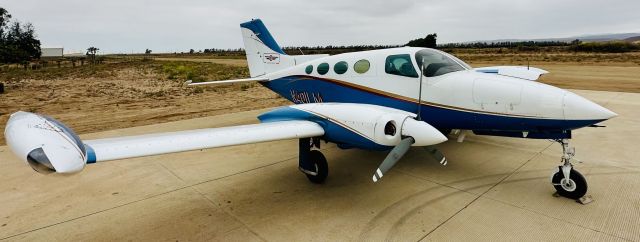 Cessna 402 (N401LM)