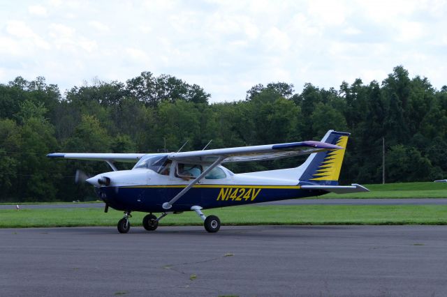 Cessna Skyhawk (N1424V)