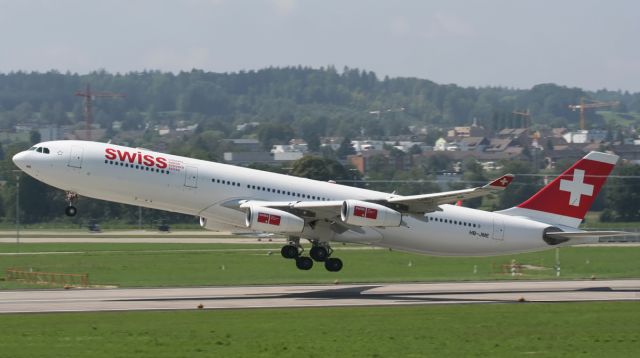 Airbus A340-300 (HB-JME)