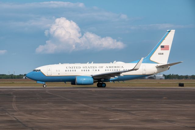 01-0041 — - A supporting C40B, callsign SAM004, taxis at Ellington Field after VPOTUS visit on 9 September 2022