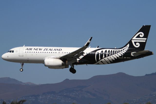 Airbus A320 (ZK-OXG)
