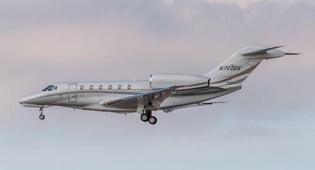 Cessna Citation X (N750DX) - This co-owned Cessna Citation in from Wichita-Eisenhower (KICT) as Silver Air 750