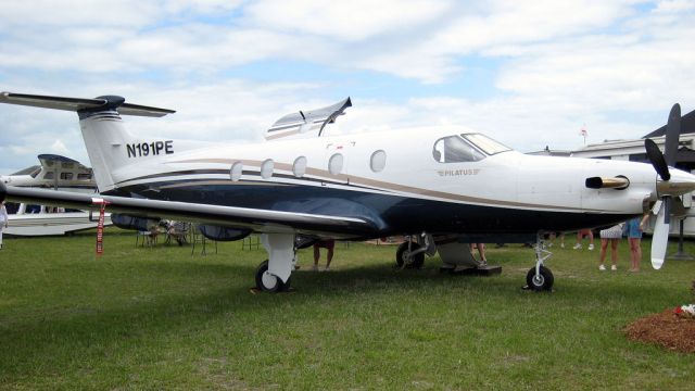 Pilatus PC-12 (N191PE) - Sun-n-Fun 2010