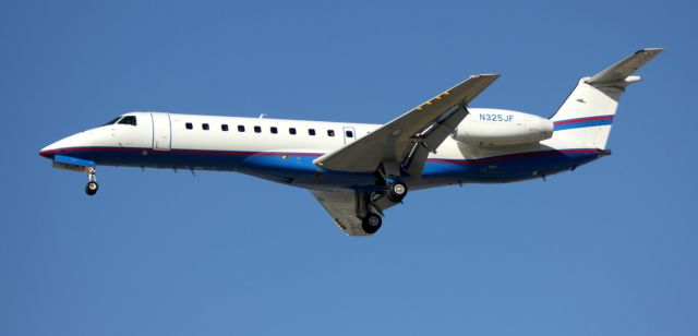 Embraer ERJ-135 (N325JF) - Landing 30L, 07/24/2012